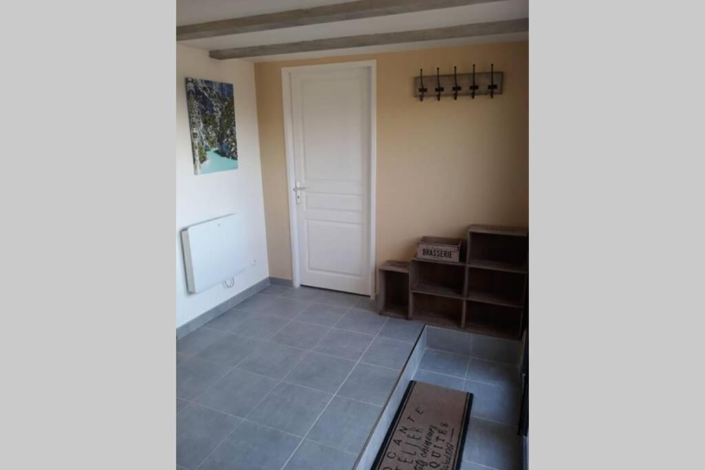Apartamento Vue Sainte Victoire, Proche Aix-En-Provence Pourrieres Exterior foto